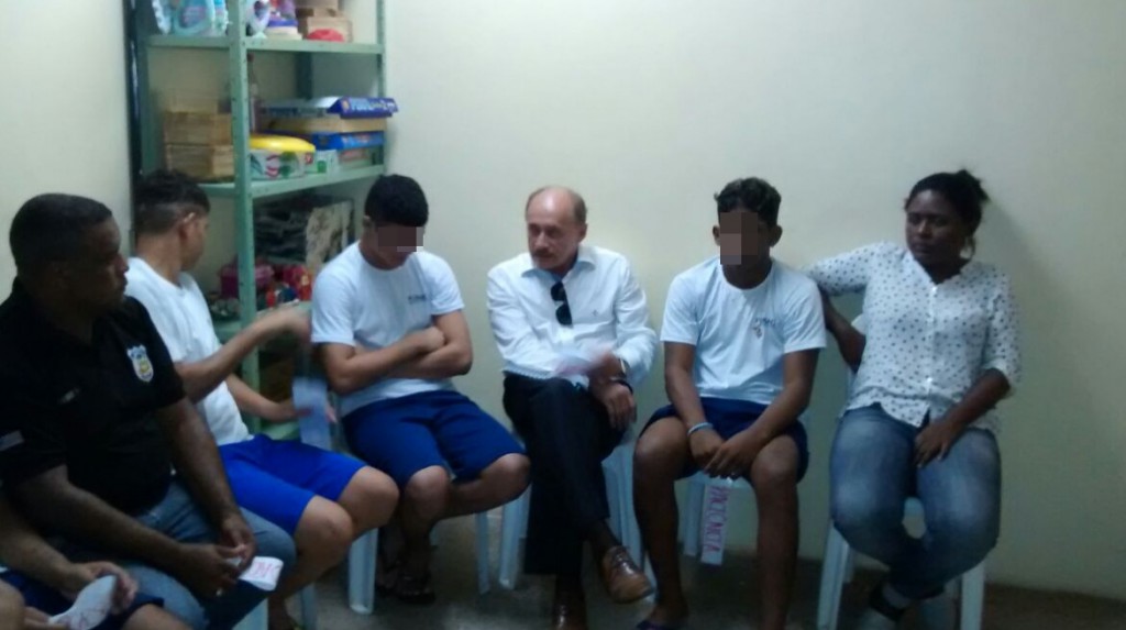 Foto 2_Divulgação_Funac_27042016 - Circulo restaurativo na Unidade da Funac conta com presença do juiz da 2º vara