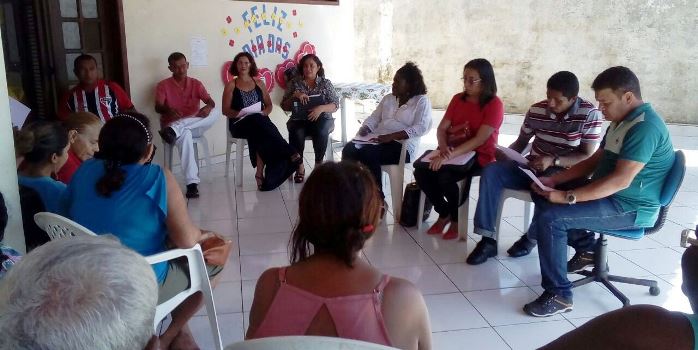 Presidenta da Funac, Elisângela Cardoso, em reunião com os servidores na Casa de Semiliberdade. Foto: Divulgação