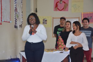 Presidente da Funac, Elisângela Cardoso, parabeniza a presença das famílias nas confraternizações