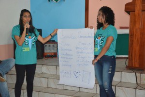 04 Jovens apresentam suas concepções sobre família e comunidade