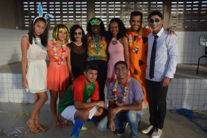 A presidente da Funac com os Jovens Guardiões no baile à fantasia do Florescer