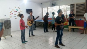 Jovens missionários promovem momentos de oração para celebrar o periodo carnavalesco