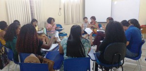 coordenadores técnicos e chefes de setores em reunião com a coordenadora do programa Justiça Presente