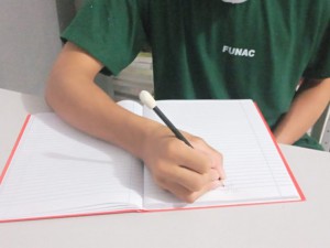 07 - Adolescentes da Funac participam do concurso de redação